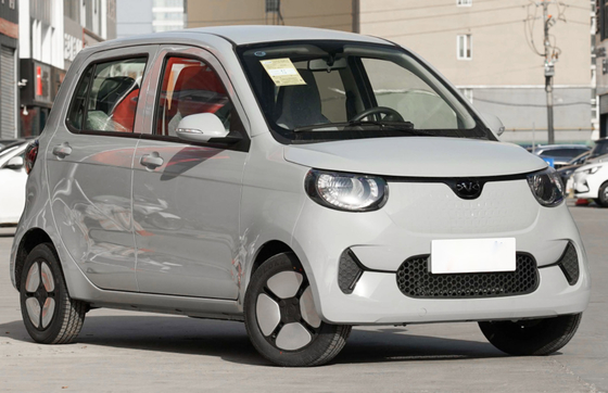 LHD Steering EV Electric Car 4-osobowy z długim zasięgiem 205 km