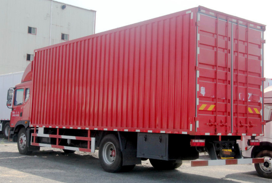 Diesel Cargo Delivery Truck Euro V Level Van Cargo Truck 4x2 Driving 5200mm Rozstaw osi